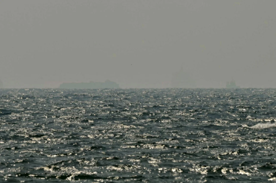 霍尔木兹海峡航运陷入低谷