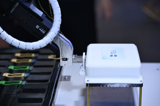 他山科技发布全球首款动态触觉芯片
