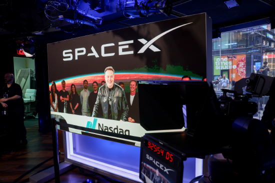 财务披露：特朗普6月购买了埃隆·马斯克旗下SpaceX的股份