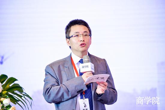 教育部长江学者特聘教授，对外经济贸易大学科研处处长王永贵