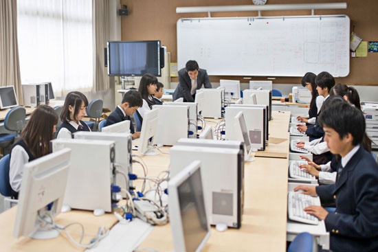 日本拟在4年内为所有中小学生配置电脑