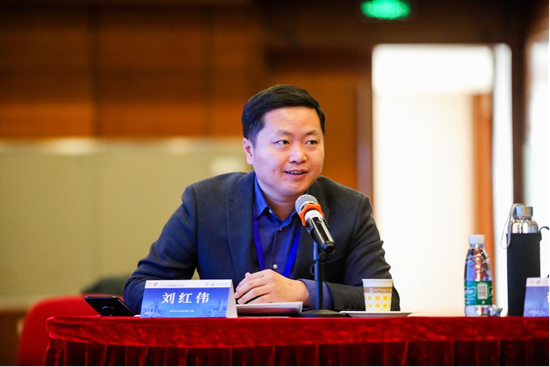 刘红伟发表演讲