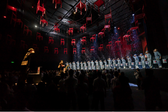 飙泪短视频走红网络《再回延安》导演：我们都被感动着