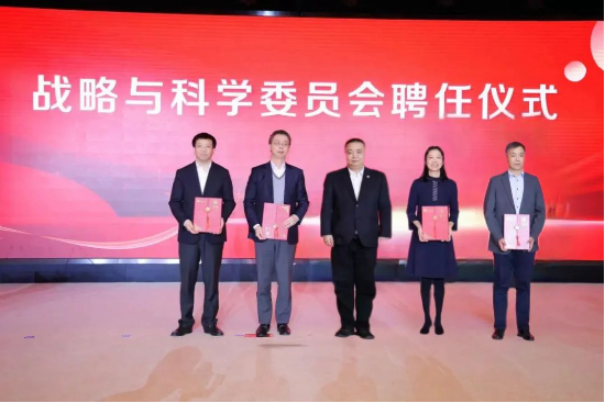 在裘新,金力,钟晓咏,许征,戴敏敏的见证下,复旦大学对外联络与发展处