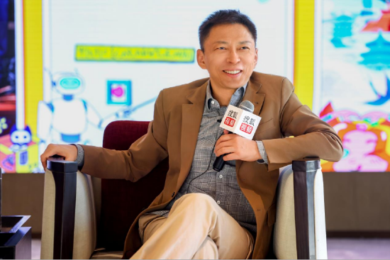 张朝阳谈年轻人在互联网创业:把热爱变成专业 就会有收获_新浪财经