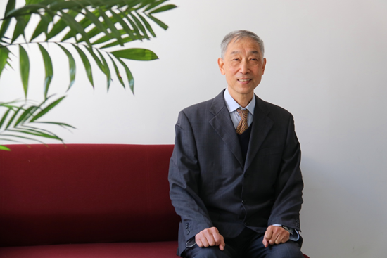 戴国强近照