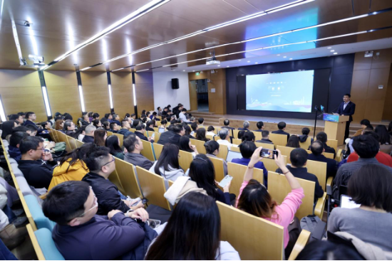 清华大学党委副书记过勇