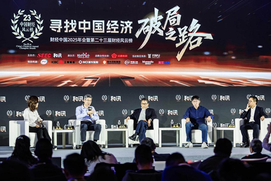 图片从左至右：宋劼、姚新、蔡洪平、段楠、舒文琦