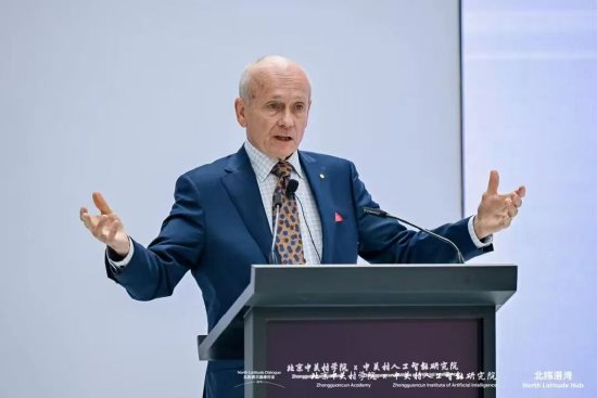 诺奖得主豪伊特：AI不会自动带来增长，制度跟不上就是“破坏”