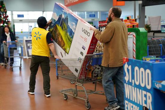 美国感恩节假期近1.9亿人购物 人均消费增长16%