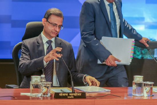 揭秘印度央行汇率干预幕后操作：隔音室下达秘密指令 每分钟抛1亿美元