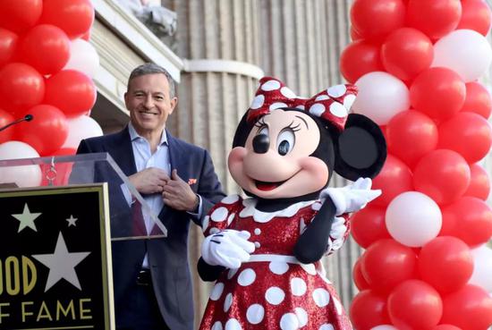 迪士尼CEO艾格将Disney+称为他的首要任务。图片来源:ANDREW GOMBERT/EPA/SHUTTERSTOCK