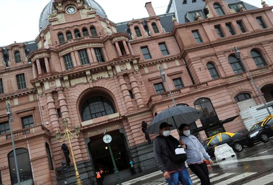 阿根廷拟向富人征收财富税 帮助穷人度过疫情