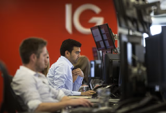  IG集团上调全年内生收入增速预期，预计全年增幅达 10% 至 15%