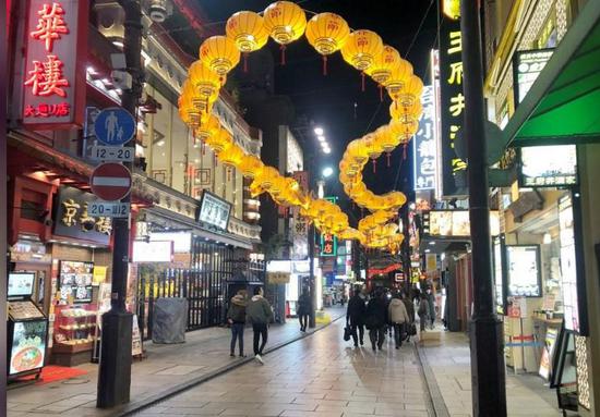日本政府称经济停止恶化 自2018年以来首次上调评估