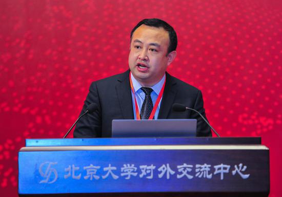 张亚光 经济学博士，北京大学经济学院副教授，博士生导师