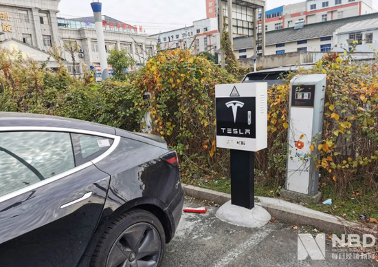 磷酸铁锂Model 3如何熬过冬天？放在室外一晚续航减少50多公里