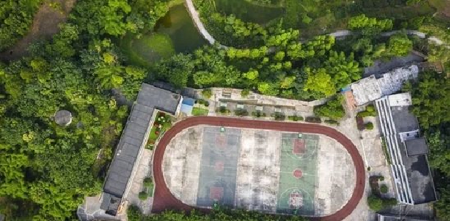 我，“小镇做题家”，带三代人走出大山