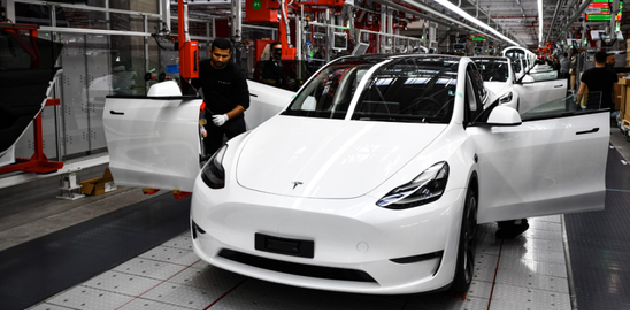  After making a whopping $3.3 billion, will Tesla replace Apple?