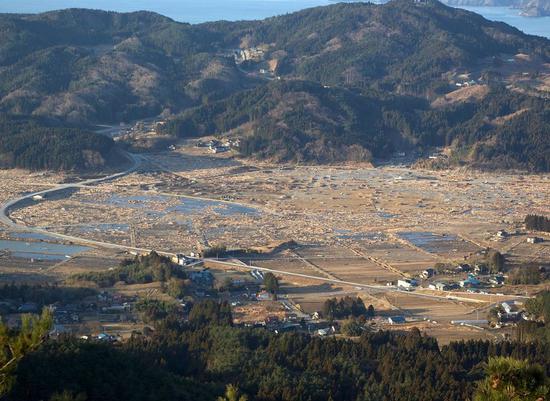 2011东日本大地震中,几乎被夷为平地的岩守县陆前高田市市区。来源:维基。