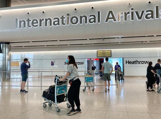 英国将解除对50多个国家游客的入境隔离规定