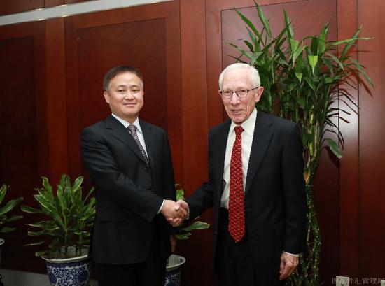 外管局局长潘功胜会见美联储前副主席斯坦利•