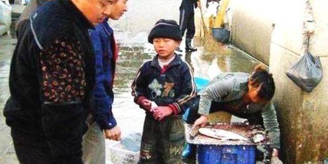 “杀鱼弟”服毒自杀后续：主治大夫称百草枯成本仅两块钱