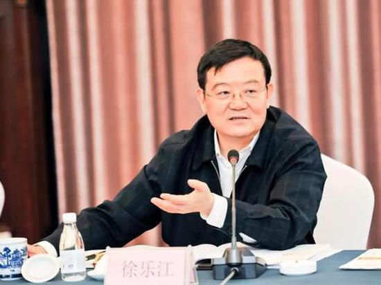 徐乐江呼吁民企多关注湖北 搭把手贡献自己的力量