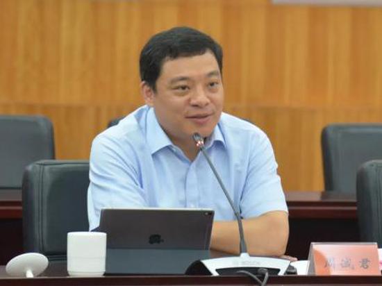 央行周诚君：对外投资可用人民币，中国金融产品回报率有吸引力