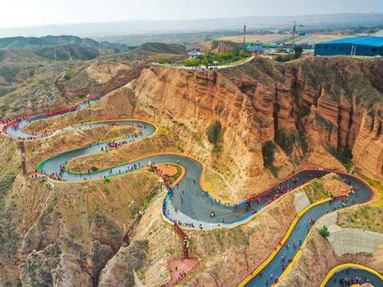 黄河石林山地马拉松事故已致20人遇难 白银市市长：作为赛事主办方深感内疚和自责