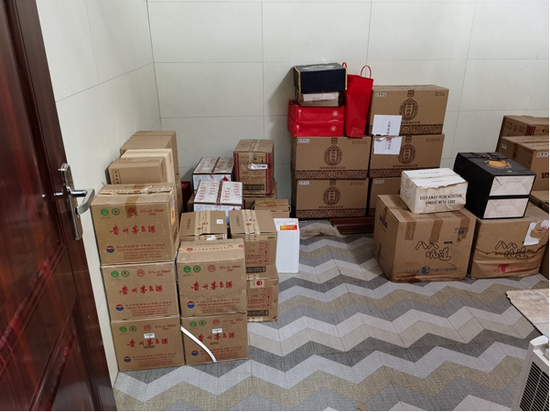 图为邓寄鹏在高安市八景镇受贿地块上兴建的"好运山庄"中的一幢别墅.