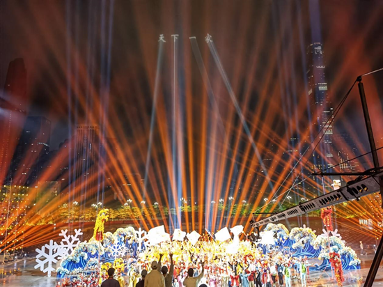 “全球首次：光峰科技怎么做到在3000米高空为冬奥添彩！