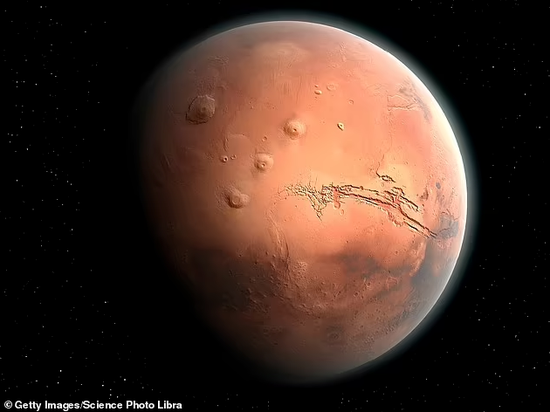 星大气层主要由二氧化碳组成，二氧化碳可以分解产生氧气和碳，但是基于传统技术，很难直接从火星二氧化碳中提取出氧气。