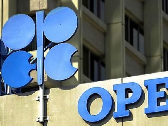 OPEC+考虑至多减产石油200万桶/日，油价大涨超3%