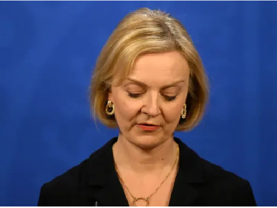 英国首相特拉斯：愿意承担责任 为自己犯的错误道歉