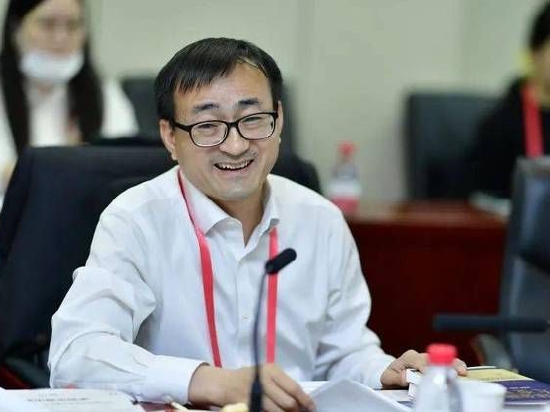 刘元春呼吁为博士研究生增加收入，每月应从3千元达到1万元
