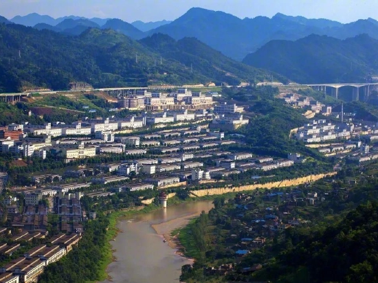 贵州茅台：2023年经营目标为营收同比增长15%左右，基本建设投资71.09亿