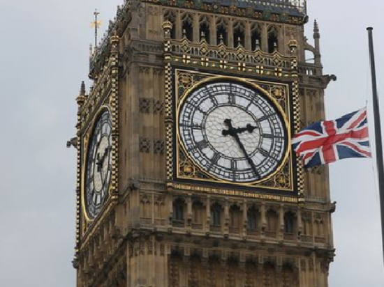 英国成立AI特别工作组：初始资金1.25亿美元，开发基础模型