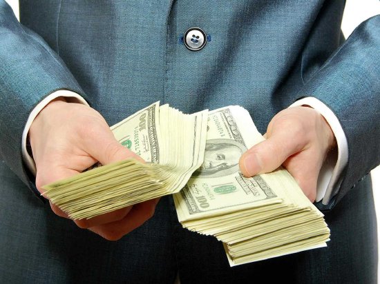 上半年全球风投融资锐减近半，AI热潮敌不过利率飙升