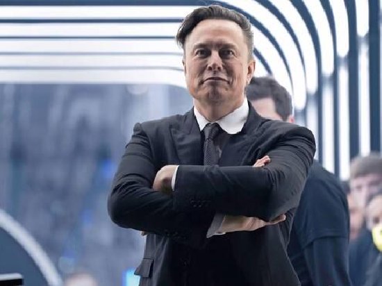 马斯克称特斯拉正洽谈将FSD技术授权给一家大型车企