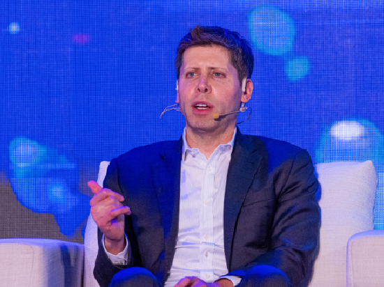 OpenAI考虑以860亿美元估值出售股份