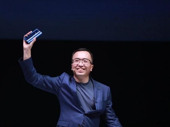 荣耀赵明：MagicOS与华为鸿蒙理念不同，我们致力于手机如何更好服务于个人