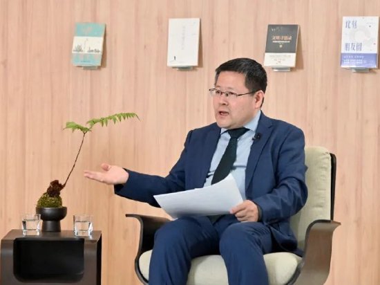 秦朔：把产能都憋在中国肯定不行，要走出去
