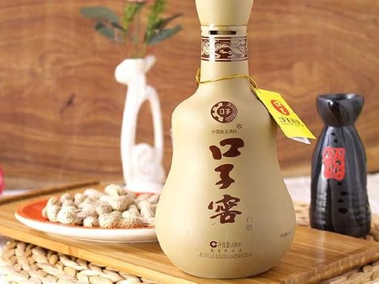 口子窖：上半年主要以省内市场为主，省内实现销售收入26.04亿元