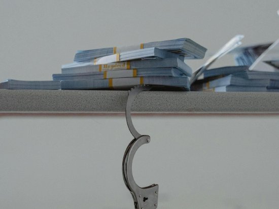 ESG观察|互联网企业刮起反腐风 从“刑不上VP”到重拳出击