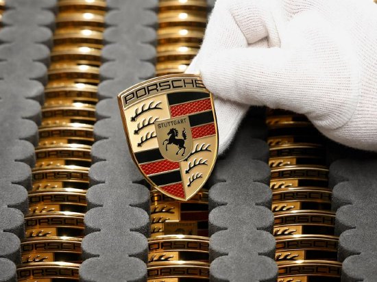 保时捷遭遇上市以来最大单季亏损:中国市场销量崩盘 燃油版Cayman、Macan停产