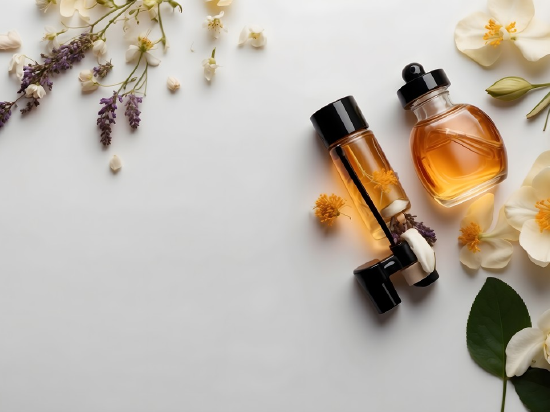 上市不足九月曝出7000万港元蹊跷预付款 核数师罗兵咸永道辞任 颖通控股紧急停牌