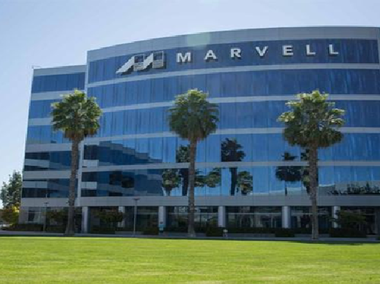 英伟达CEO黄仁勋：随着AI硬件需求飙升，Marvell或将加入万亿美元市值俱乐部