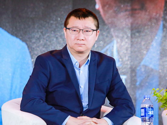 blued耿乐面对困难只能扛下去