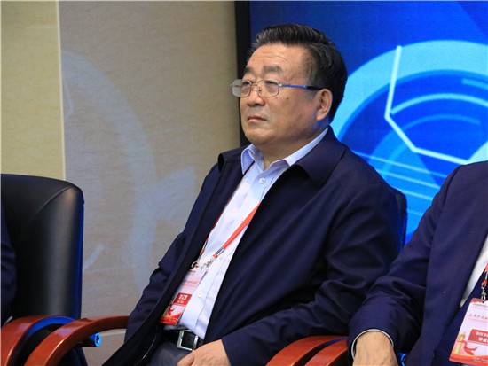 公关公司老总刘_公关公司员工工作照片(3)